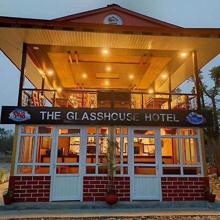 The Glasshouse Hotel Kawasoti Экстерьер фото